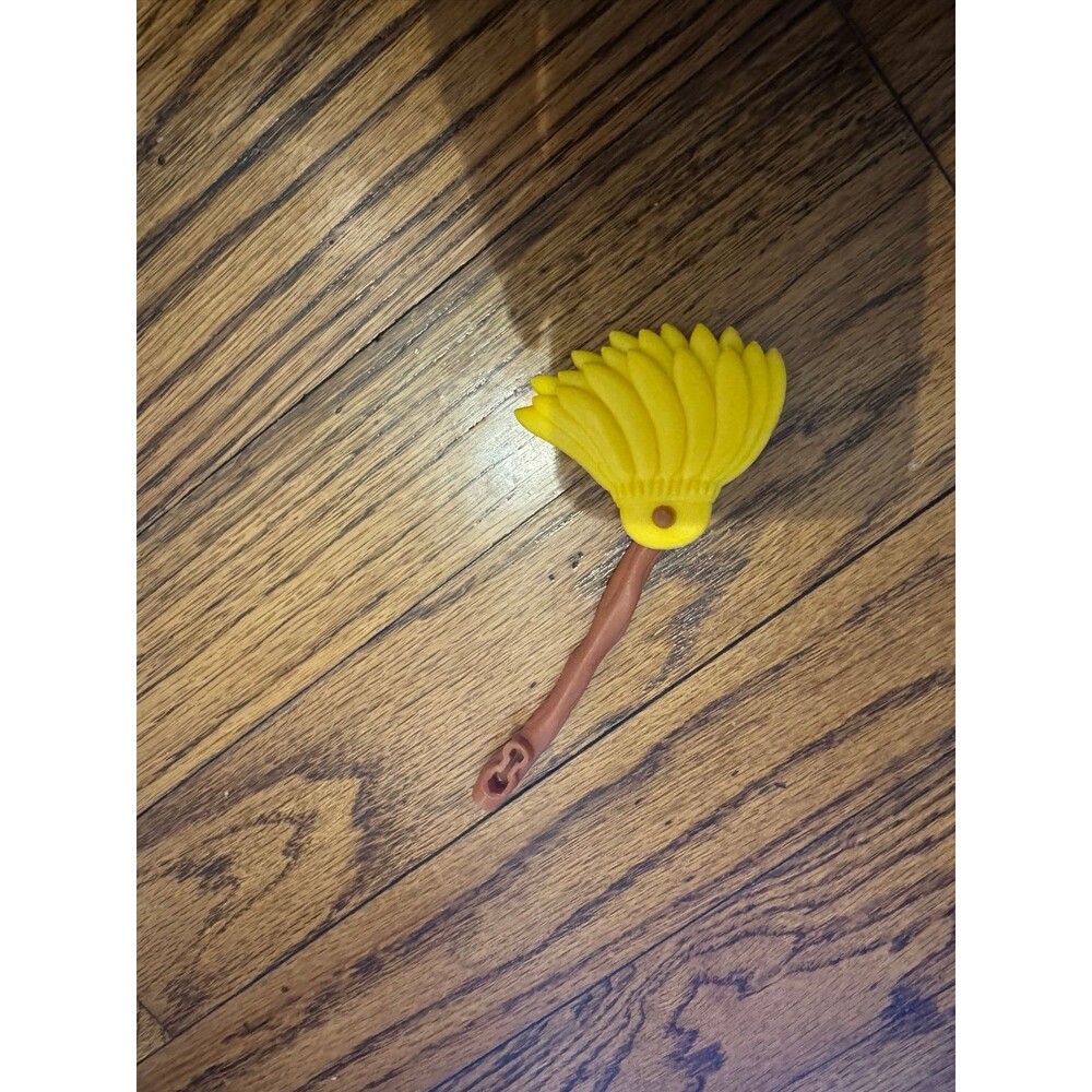 Banana Branch, an essential contraption component from Hasbro's Elefun & Friends